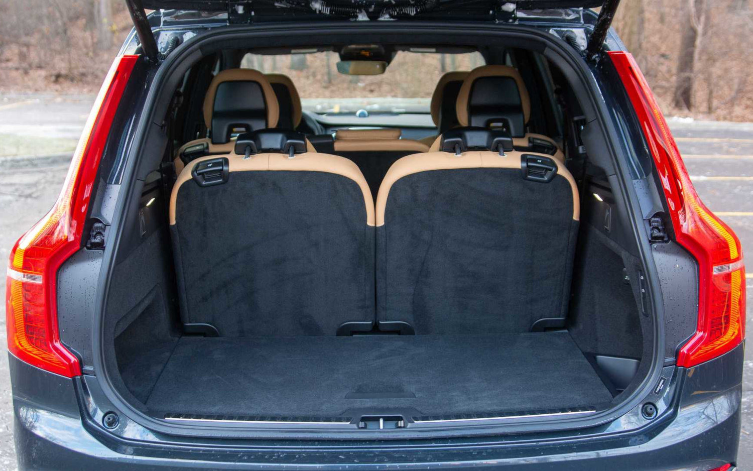 Comparison Volvo XC90 Recharge PlugIn Hybrid Inscription 2021 vs